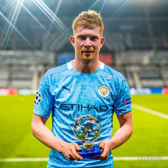 南通发布：苏超南通队载誉而归，3000多名球迷迎接城市英雄