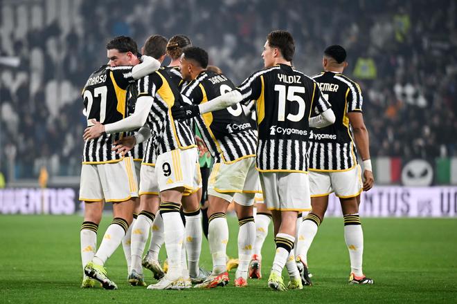 英超赛场亮点：利物浦逆转曼联,