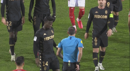 雷迪克：我们稳住了对手反扑的势头，面对不利判罚处理得当