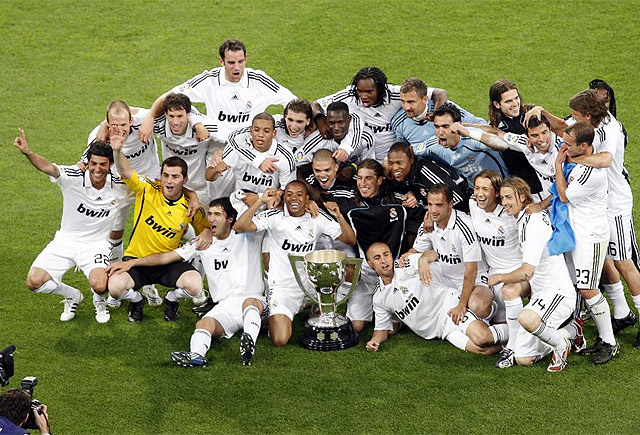 曼联红魔主场零封狼队